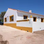 منزل ريفي Casas Do Monte I Gioes