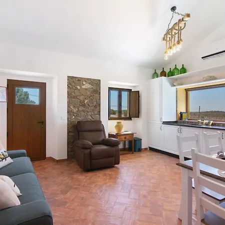 Casas Do Monte I Gioes